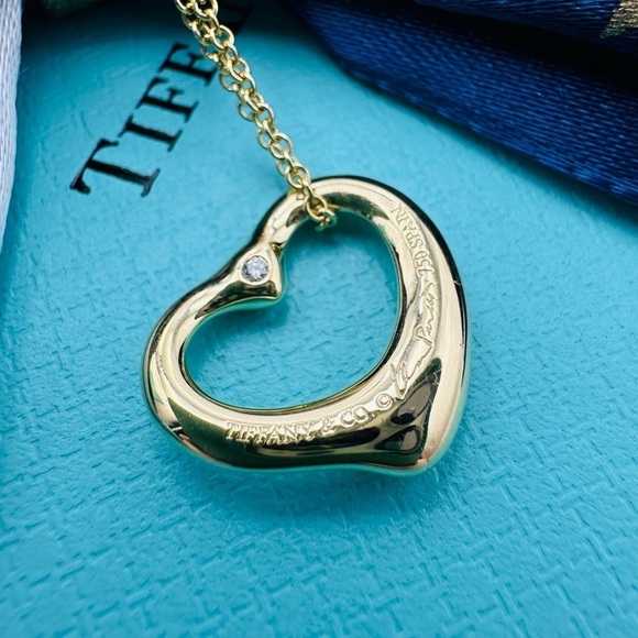 Tiffany & Co. DIAMOND 18K Gold Small Open Heart Charm Necklace with PACKAGING - Picture 4 of 9
